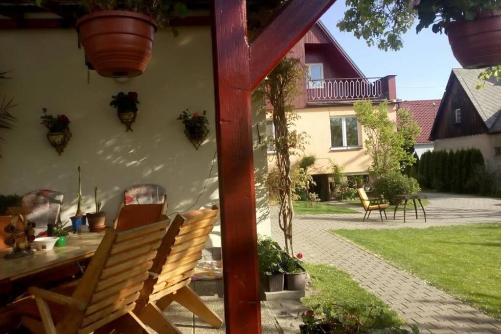 Apartman Se Zahradou Karniów Zewnętrze zdjęcie